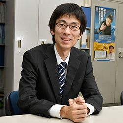 総合通信基盤局 電波部 移動通信課 新世代移動通信システム推進室 課長補佐 中村 元氏