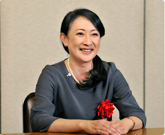 川田 由美子氏