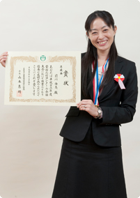 前川 由美さん