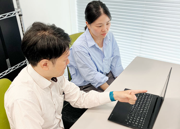 -アルティウスリンク株式会社-コミュニケーターの応対に関する評価を自動化し評価精度の向上と管理者の工数削減を実現