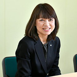 お客様サービス部 部長 中村 真実子氏