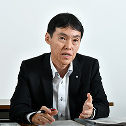 総務部 主任調査役 秦 秀行氏